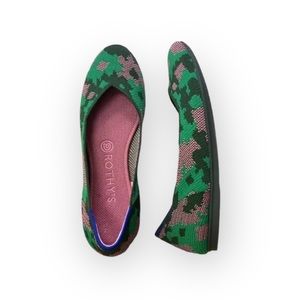 HTF: Rothy’s ♻︎ The Flat Slip On Recycled Ballet ♻︎ Botanicamo Green Print ♻︎ 7M